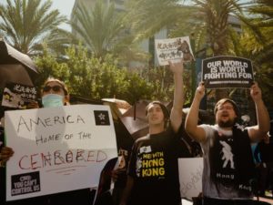 blizzcon-protesters-foto-the NYT